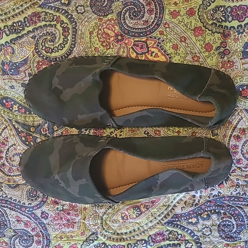 Never worn casual summer shoe. Sz. 7.5